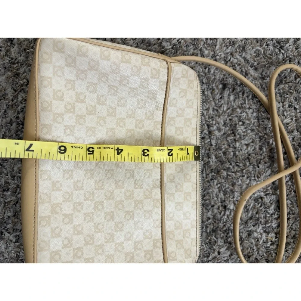 Liz Claiborne Crossbody Purse Bag‎ Beige Crème White Tan